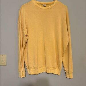 Loose fit yellow crewneck